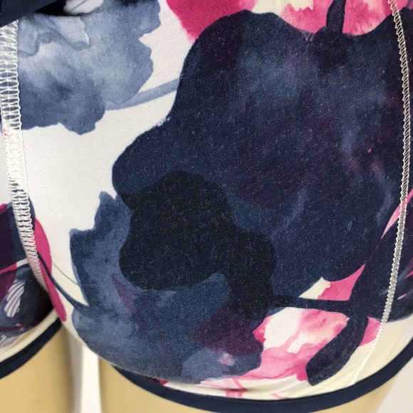 Lululemon women’s speed up shorts size 2 - Picture 8 of 11